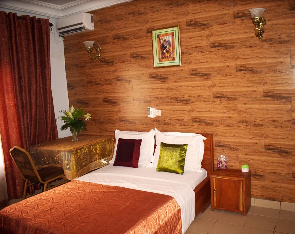 Toundalia Residence Yaoundé Quarto foto