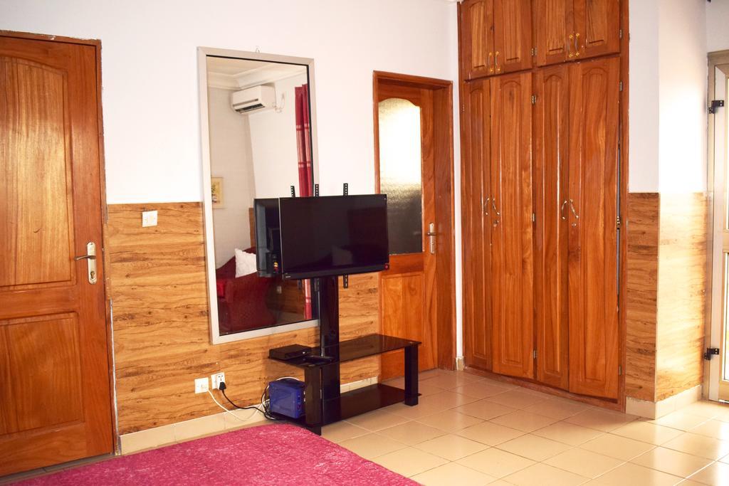 Toundalia Residence Yaoundé Quarto foto